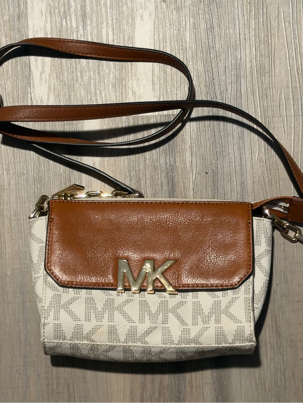 Michael Kors | Empire MK Signature Vanilla Luggage Crossbody Flap Bag